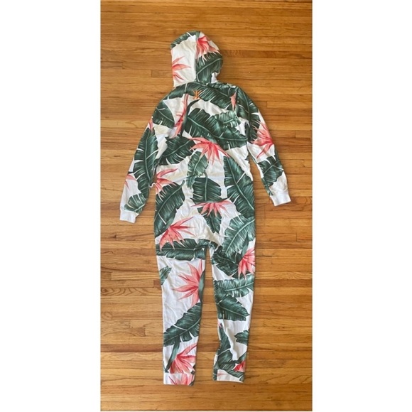 Onepiece Beverly Hills Jumpsuit - Picture 11 of 14